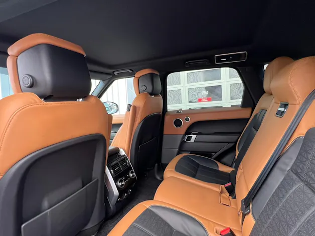 Land Rover RANGE ROVER SPORT 4.4 SDV8 AUTOBIOGRAPHY DYNAMIC AUTOMATIC BLACK l 340 PS