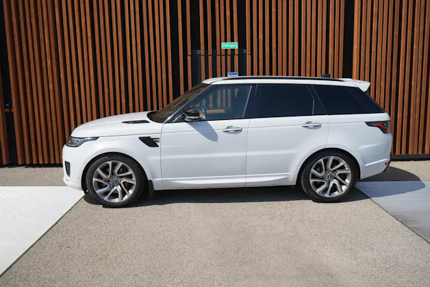 Land Rover RANGE ROVER SPORT 4.4 SDV8 AUTOBIOGRAPHY DYNAMIC AUTOMATIC BLACK l 340 PS