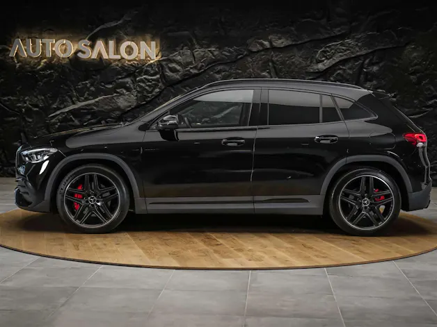 MERCEDES-BENZ GLA 35 AMG 4Matic 8G-Speedshift DCT *ALL BLACK*AHK*Ambientebeleuchtung*