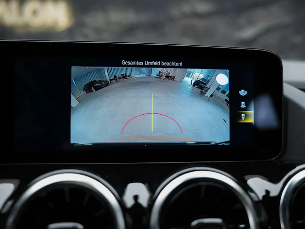 MERCEDES-BENZ GLA 35 AMG 4Matic 8G-Speedshift DCT *ALL BLACK*AHK*Ambientebeleuchtung*