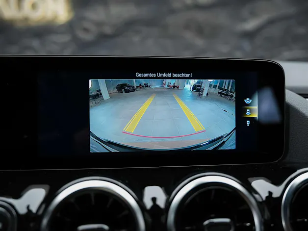 MERCEDES-BENZ GLA 35 AMG 4Matic 8G-Speedshift DCT *ALL BLACK*AHK*Ambientebeleuchtung*