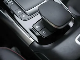 MERCEDES-BENZ GLA 35 AMG 4Matic 8G-Speedshift DCT *ALL BLACK*AHK*Ambientebeleuchtung*