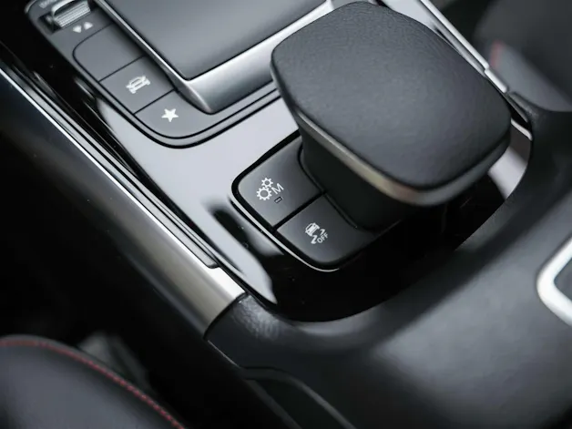 MERCEDES-BENZ GLA 35 AMG 4Matic 8G-Speedshift DCT *ALL BLACK*AHK*Ambientebeleuchtung*