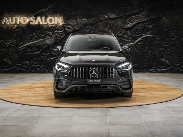 MERCEDES-BENZ GLA 35 AMG 4Matic 8G-Speedshift DCT *ALL BLACK*AHK*Ambientebeleuchtung*