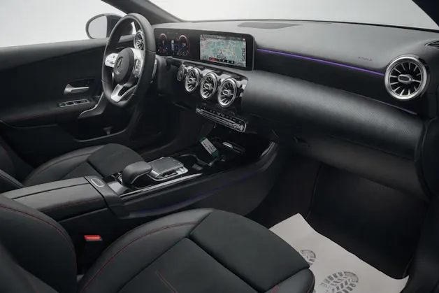 MERCEDES-BENZ A 220 d AMG Line 8G-DCT