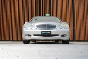 MERCEDES-BENZ C 240 ELÉGANCE AUTOMATIC l 170 PS