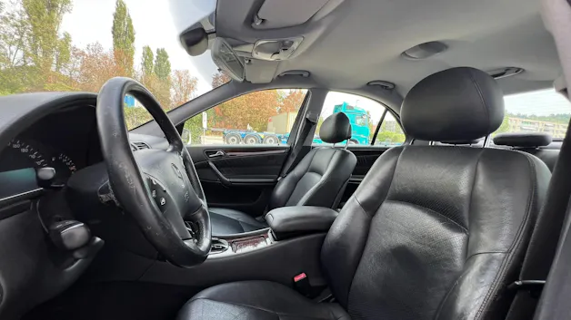 MERCEDES-BENZ C 240 ELÉGANCE AUTOMATIC l 170 PS