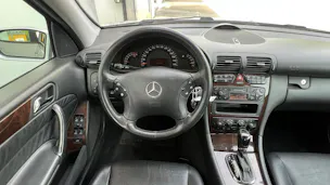 MERCEDES-BENZ C 240 ELÉGANCE AUTOMATIC l 170 PS