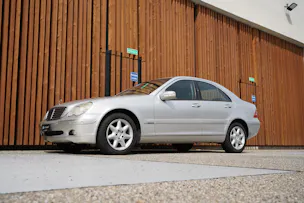 MERCEDES-BENZ C 240 ELÉGANCE AUTOMATIC l 170 PS