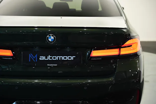 BMW M5 xDrive Competition Drivelogic *Sanremo Grün*