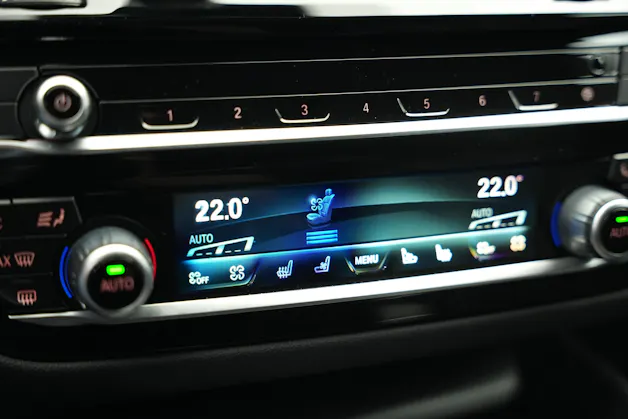 BMW M5 xDrive Competition Drivelogic *Sanremo Grün*