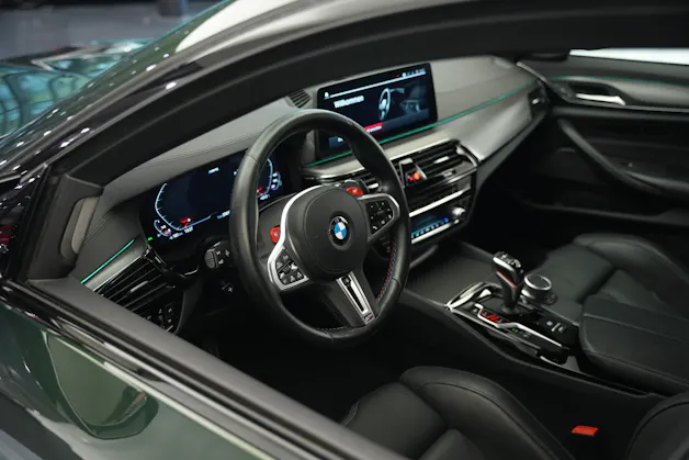 BMW M5 xDrive Competition Drivelogic *Sanremo Grün*