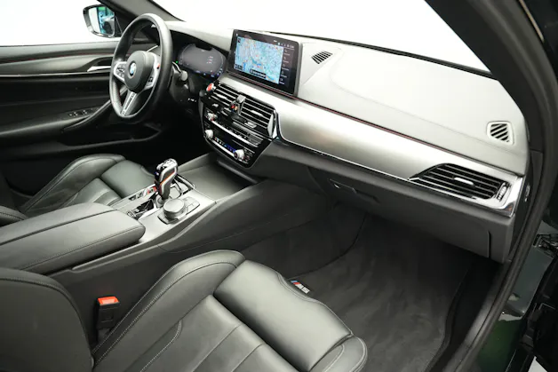 BMW M5 xDrive Competition Drivelogic *Sanremo Grün*