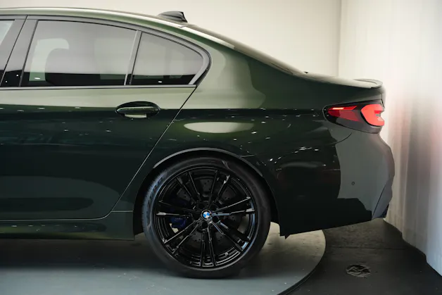 BMW M5 xDrive Competition Drivelogic *Sanremo Grün*