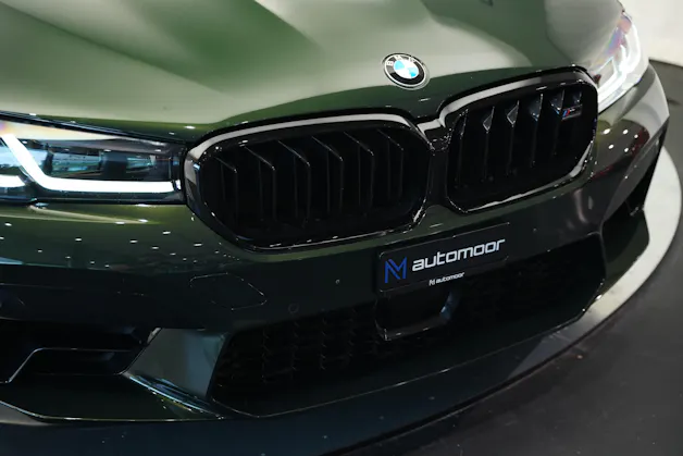 BMW M5 xDrive Competition Drivelogic *Sanremo Grün*
