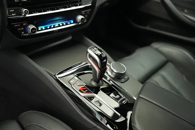 BMW M5 xDrive Competition Drivelogic *Sanremo Grün*