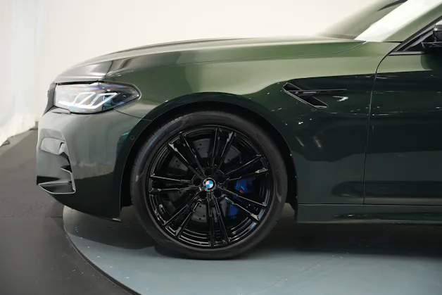 BMW M5 xDrive Competition Drivelogic *Sanremo Grün*
