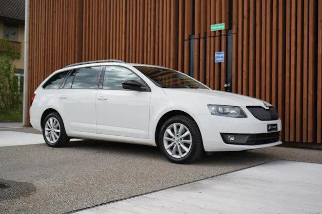 SKODA OCTAVIA COMBI 1.8 TSI ELEGANCE 4x4 DSG l 180 PS