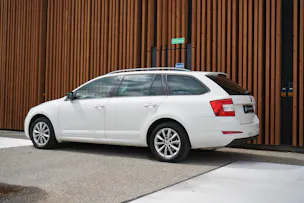 SKODA OCTAVIA COMBI 1.8 TSI ELEGANCE 4x4 DSG l 180 PS