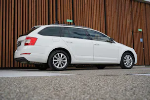 SKODA OCTAVIA COMBI 1.8 TSI ELEGANCE 4x4 DSG l 180 PS