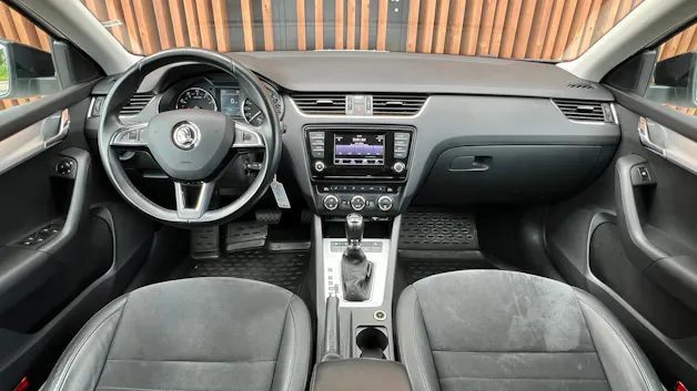 SKODA OCTAVIA COMBI 1.8 TSI ELEGANCE 4x4 DSG l 180 PS