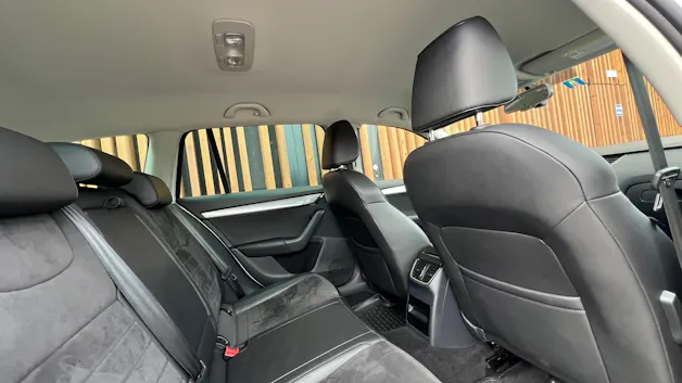SKODA OCTAVIA COMBI 1.8 TSI ELEGANCE 4x4 DSG l 180 PS