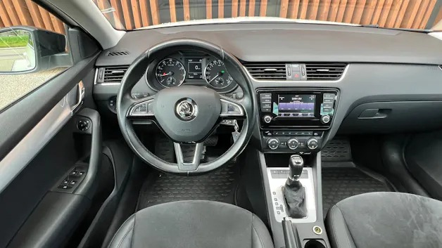 SKODA OCTAVIA COMBI 1.8 TSI ELEGANCE 4x4 DSG l 180 PS