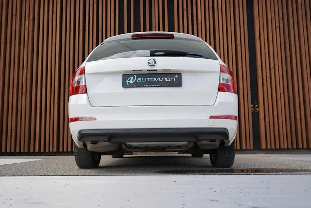 SKODA OCTAVIA COMBI 1.8 TSI ELEGANCE 4x4 DSG l 180 PS