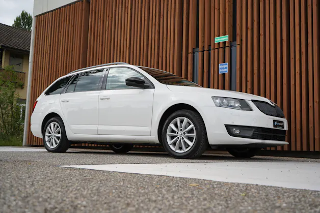 SKODA OCTAVIA COMBI 1.8 TSI ELEGANCE 4x4 DSG l 180 PS