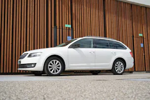 SKODA OCTAVIA COMBI 1.8 TSI ELEGANCE 4x4 DSG l 180 PS