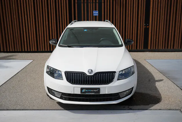 SKODA OCTAVIA COMBI 1.8 TSI ELEGANCE 4x4 DSG l 180 PS