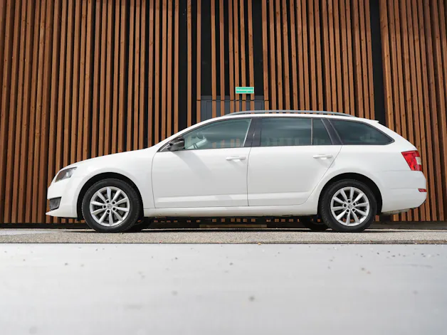 SKODA OCTAVIA COMBI 1.8 TSI ELEGANCE 4x4 DSG l 180 PS