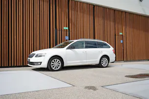 SKODA OCTAVIA COMBI 1.8 TSI ELEGANCE 4x4 DSG l 180 PS