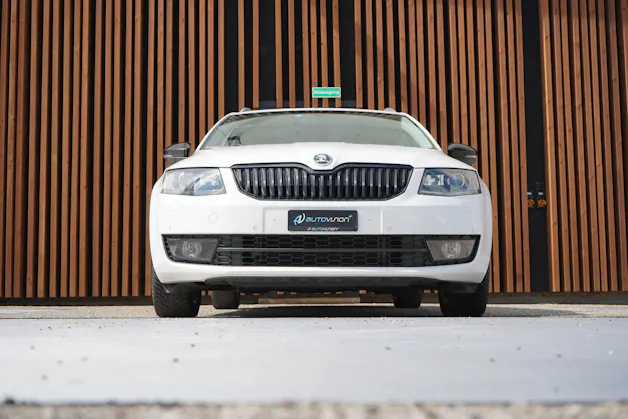 SKODA OCTAVIA COMBI 1.8 TSI ELEGANCE 4x4 DSG l 180 PS