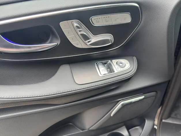 MERCEDES-BENZ V 300 d lang 4Matic Swiss Edition 9G-Tronic