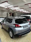 PEUGEOT 2008 1.2 PureTech Allure EAT6