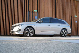 PEUGEOT 308 SW 1.2 PURE TECH GT EAT8 l 130 PS