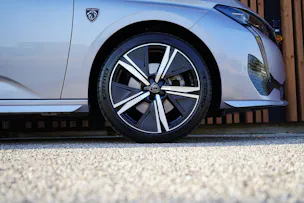 PEUGEOT 308 SW 1.2 PURE TECH GT EAT8 l 130 PS