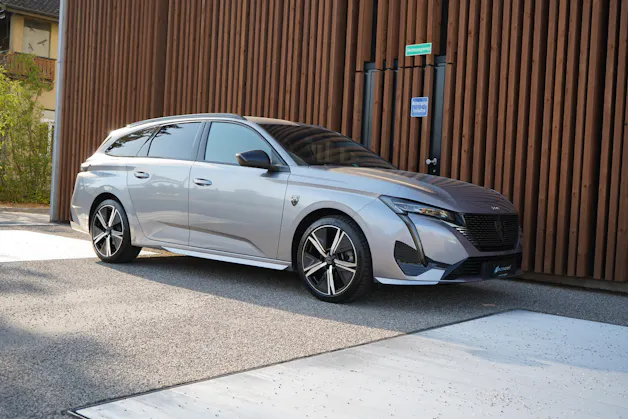 PEUGEOT 308 SW 1.2 PURE TECH GT EAT8 l 130 PS