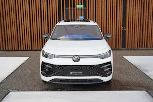 VW TAYRON 2.0 TSI R-LINE BLACK DSG 4MOTION l 204 PS