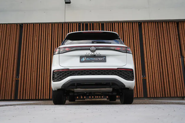 VW TAYRON 2.0 TSI R-LINE BLACK DSG 4MOTION l 204 PS