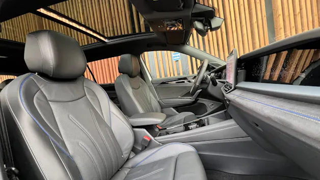 VW TAYRON 2.0 TSI R-LINE BLACK DSG 4MOTION l 204 PS