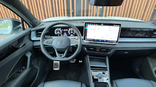 VW TAYRON 2.0 TSI R-LINE BLACK DSG 4MOTION l 204 PS