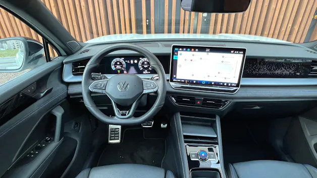 VW TAYRON 2.0 TSI R-LINE BLACK DSG 4MOTION l 204 PS