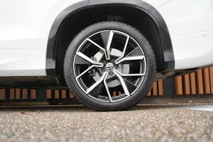 VW TAYRON 2.0 TSI R-LINE BLACK DSG 4MOTION l 204 PS