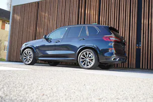 BMW X5 xDRIVE 30d STEPTRONIC M SPORT l 265 PS