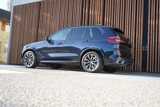 BMW X5 xDRIVE 30d STEPTRONIC M SPORT l 265 PS