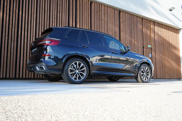 BMW X5 xDRIVE 30d STEPTRONIC M SPORT l 265 PS