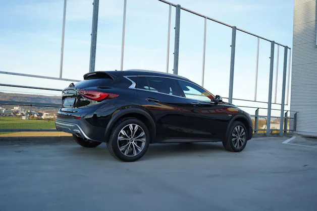 INFINITI Q30 2.2d PREMIUM CITY BLACK AWD DCT l 170 PS