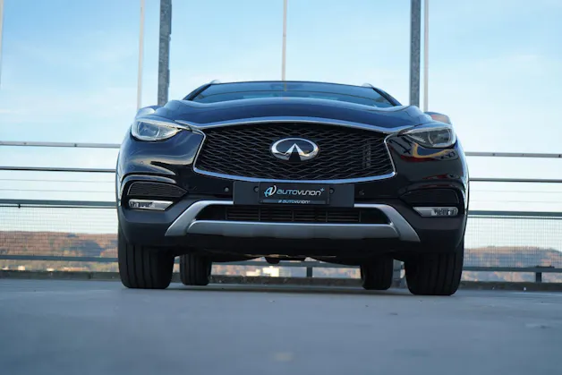 INFINITI Q30 2.2d PREMIUM CITY BLACK AWD DCT l 170 PS